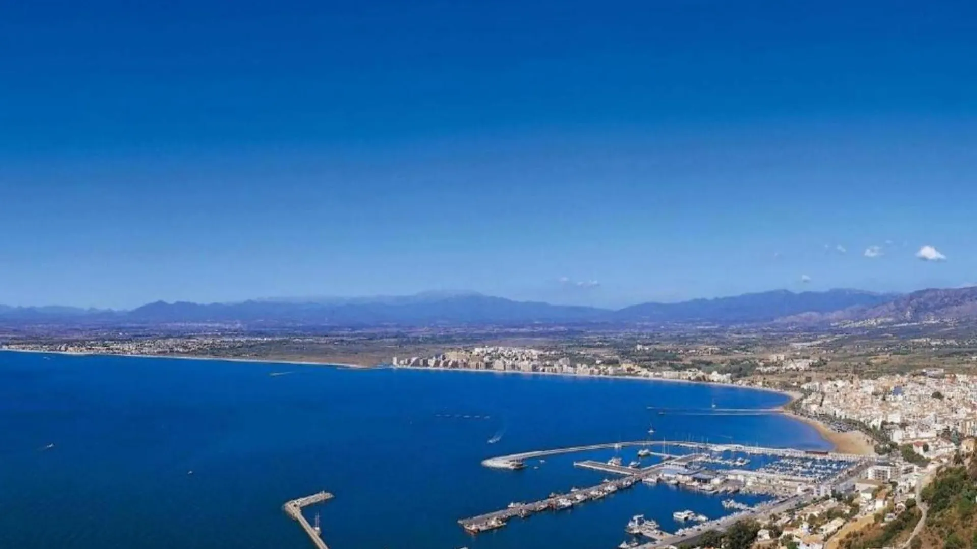 Spacious Apartment Near Roses Beach 0*,  Spagna